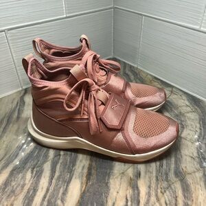 Puma Phenom Sz 8.5 Women's Training Shoes Sneakers Satin Cameo 190818-06